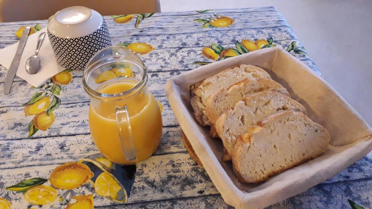 Bed and Breakfast Les Tremieres Saint-Paul-des-Fonts Exterior foto